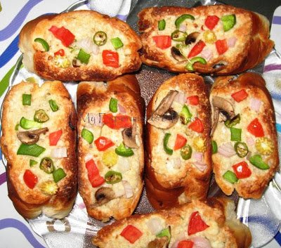 How-to-Make-Vegetable-Cheese-Garlic-Bread